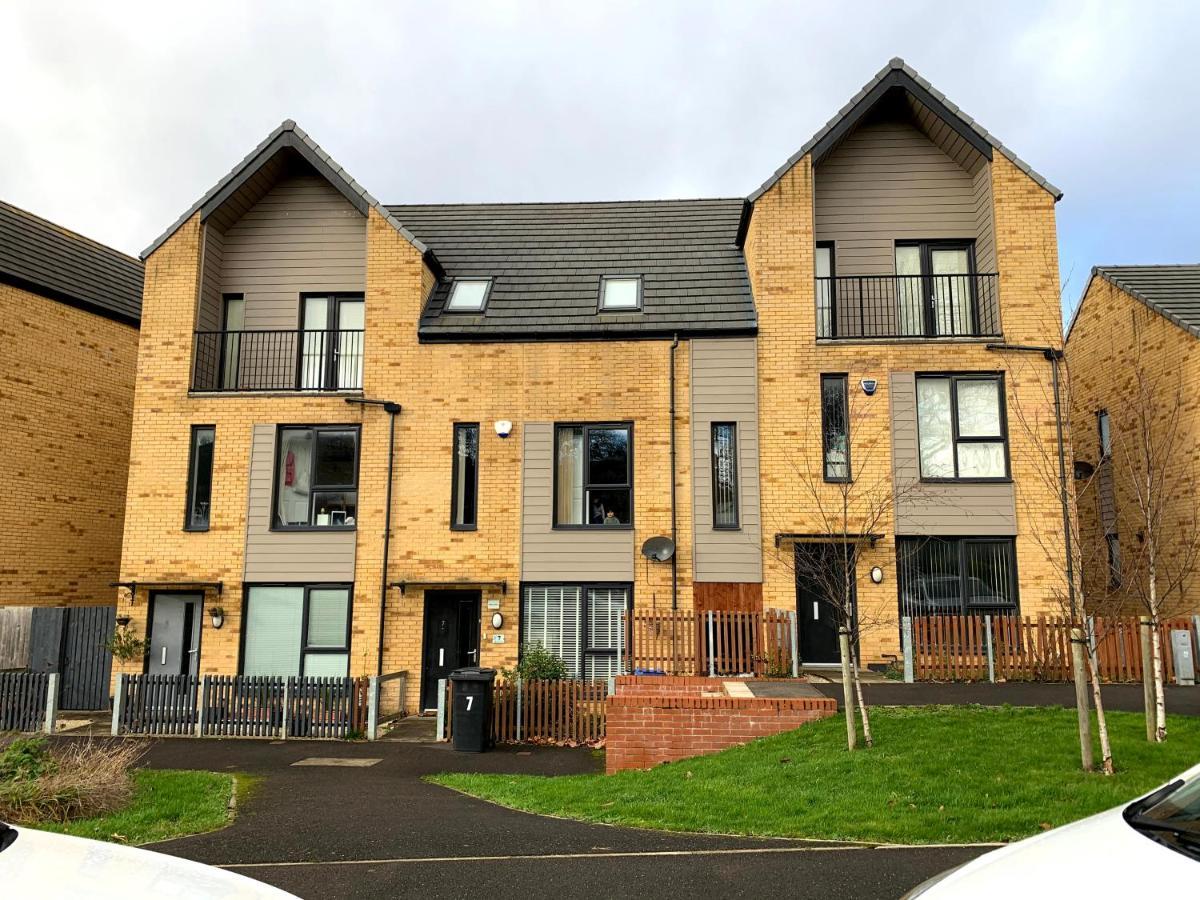 Sheffield City Centre , Free Wifi & Parking - Private Room - Shared House Екстериор снимка