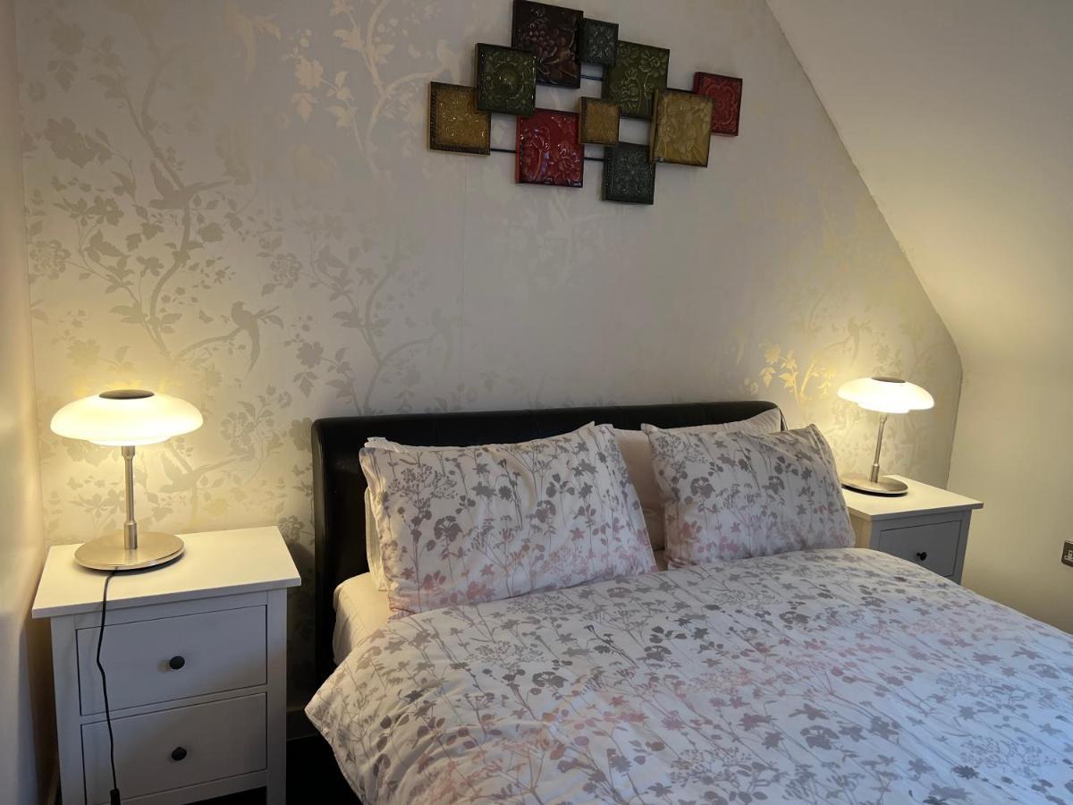 Sheffield City Centre , Free Wifi & Parking - Private Room - Shared House Екстериор снимка